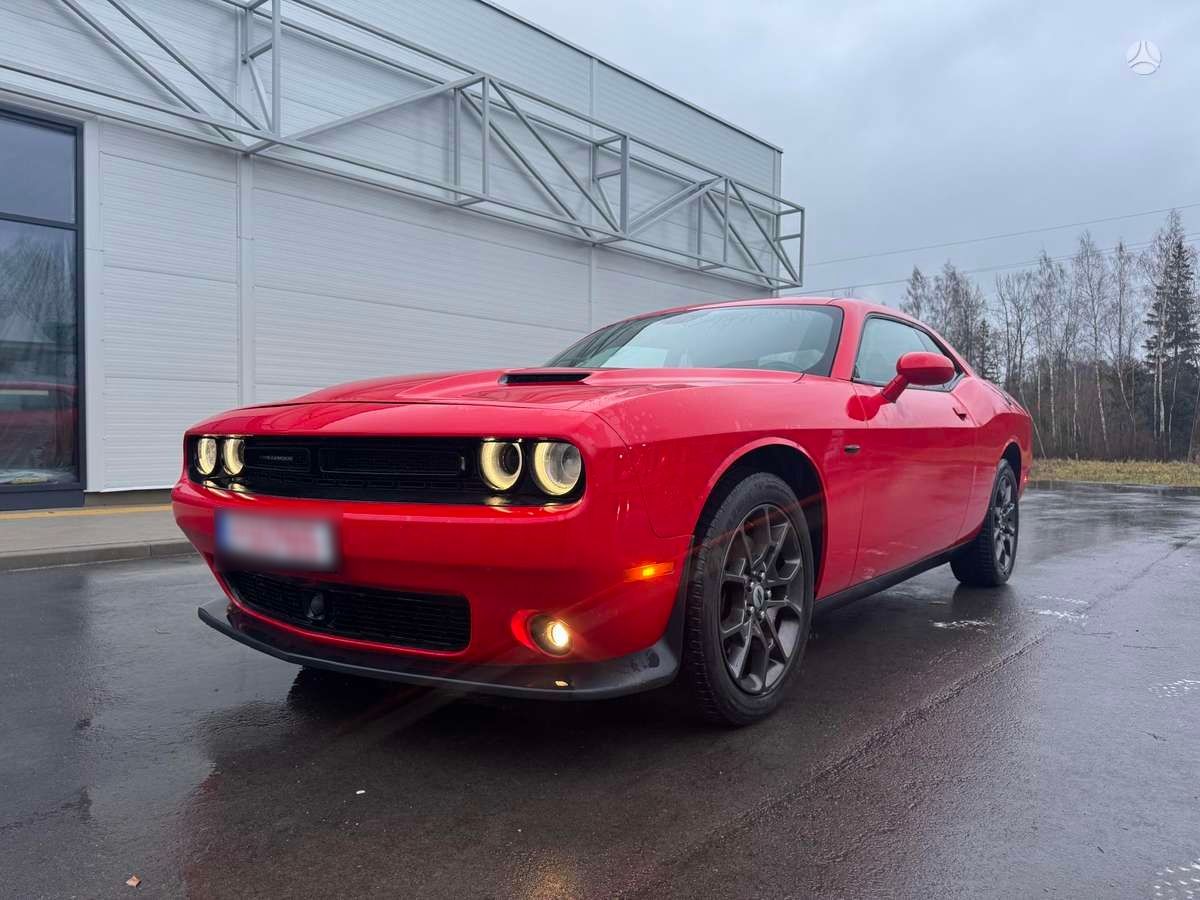 Dodge Challenger - 305 CH