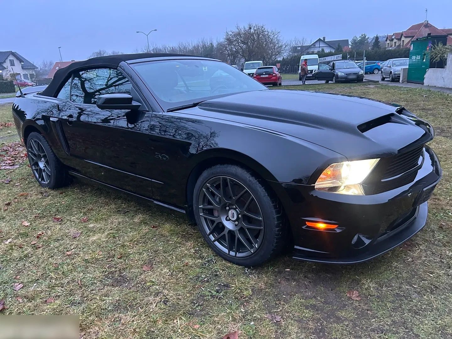 Ford Mustang-FULL BLACK
