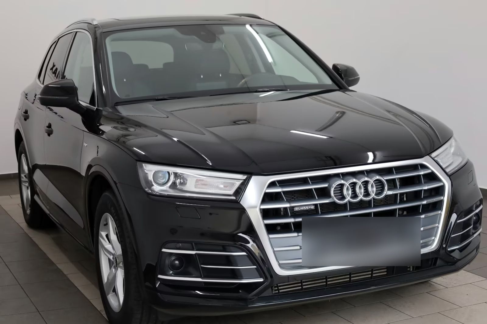 AUDI Q5 FULL BLACK - FULL OPTION