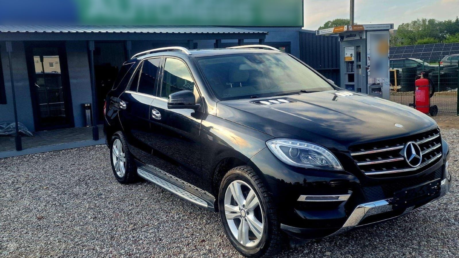 Mercedes-Benz ML350 - FULL OPTION