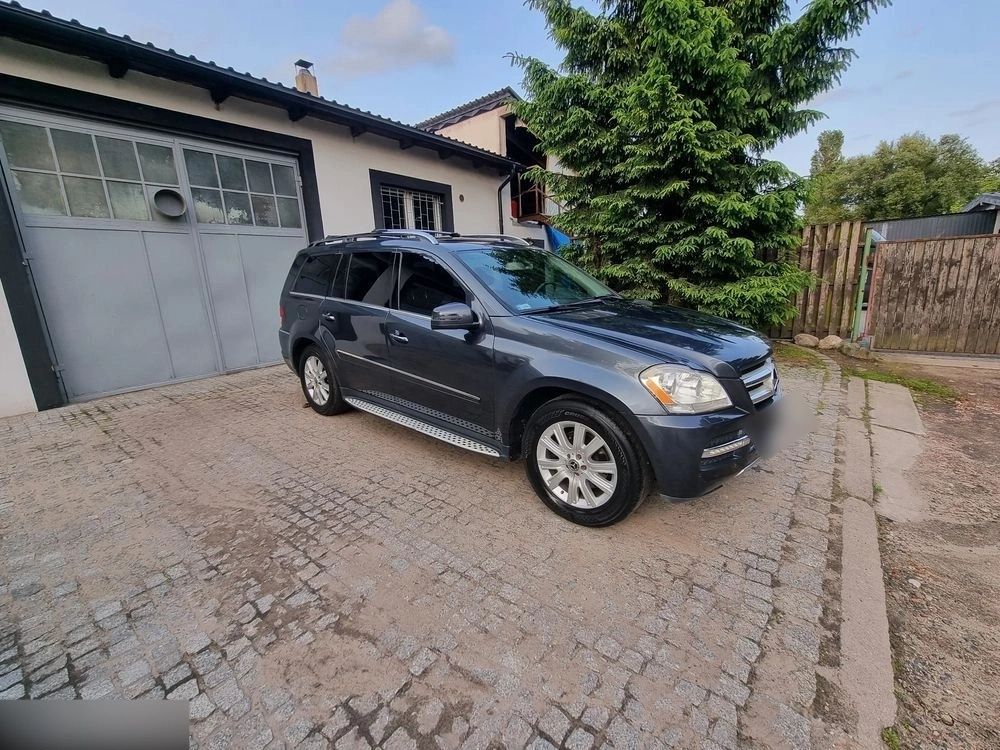 Mercedes Benz GL - FULL OPTION