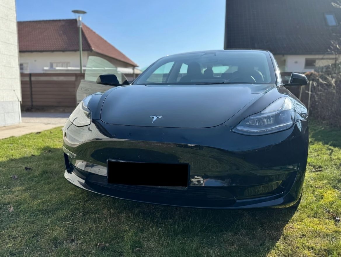Tesla Model 3 - FULL BLACK