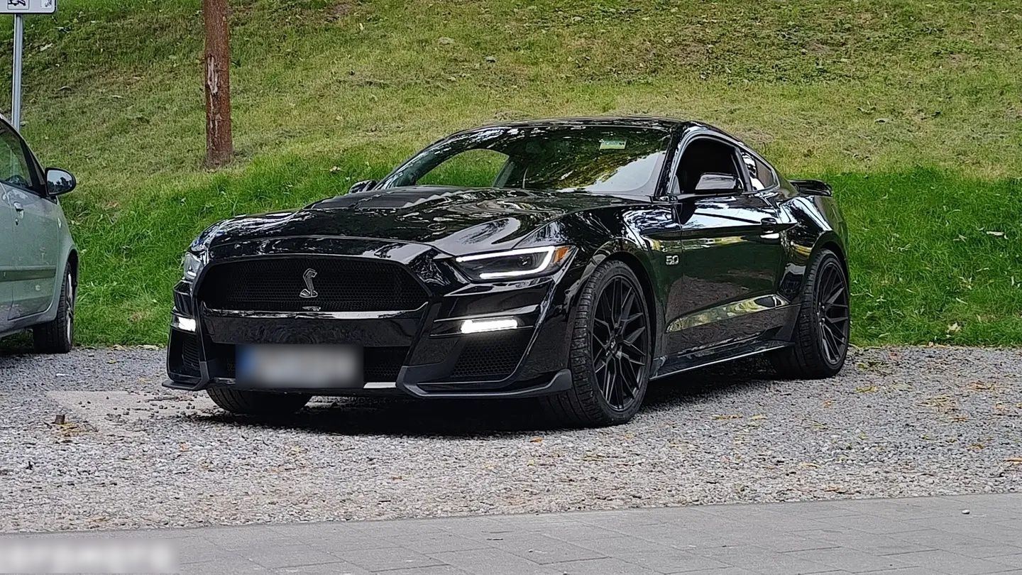 FORD MUSTANG- FULL OPTION