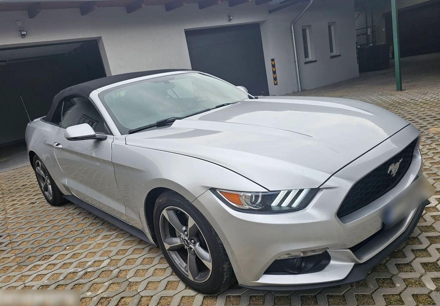 FORD MUSTANG - FULL OPTION