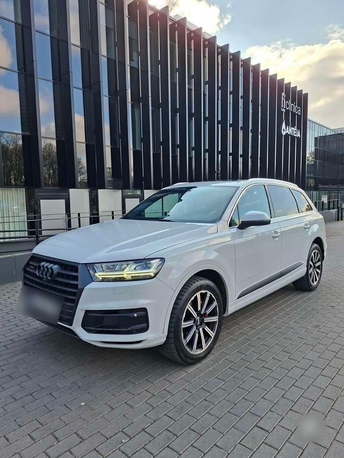 AUDI Q7-FULL OPTION