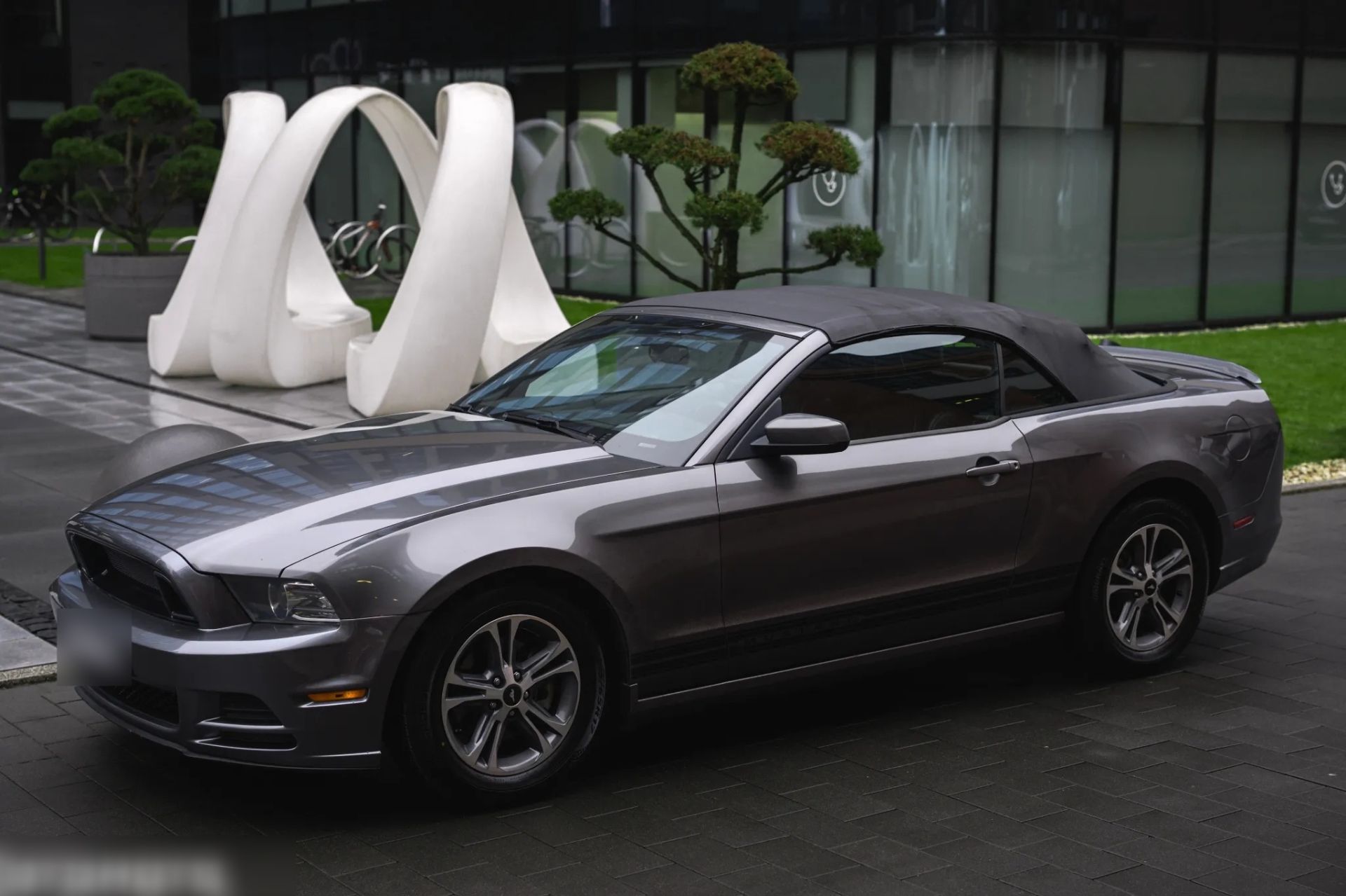 Ford Mustang FULL BLACK - FULL OPTION