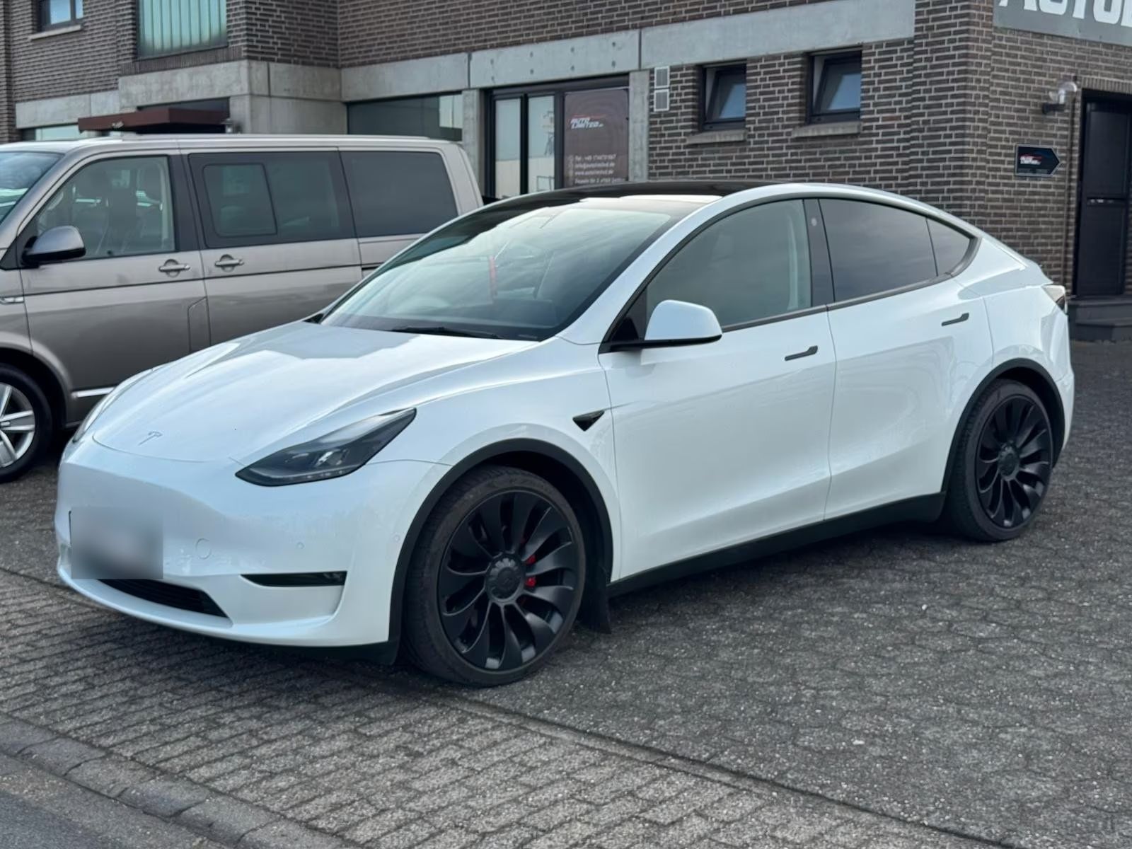Tesla Model Y LONG RANGE DUAL AWD - 514 CH - Tesla Model Y disponible chez SYC75