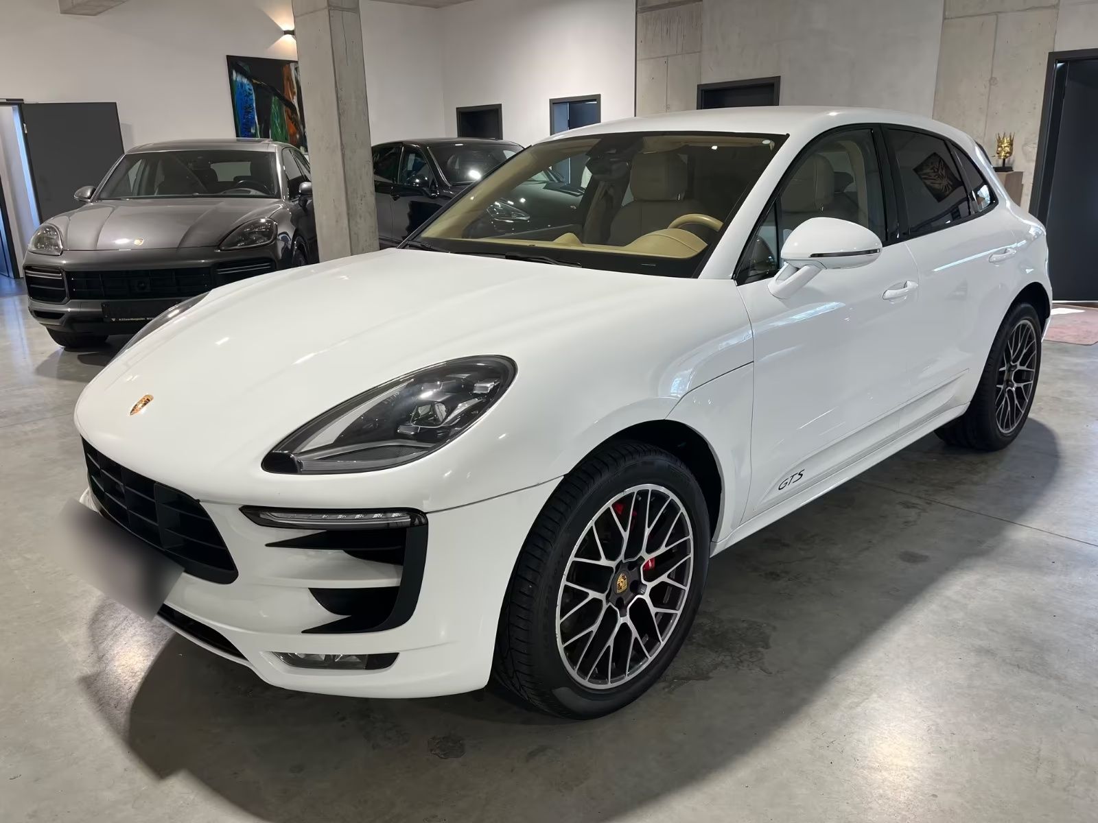 PORSCHE MACAN GTS - 360 CH - Porsche Macan disponible chez SYC75