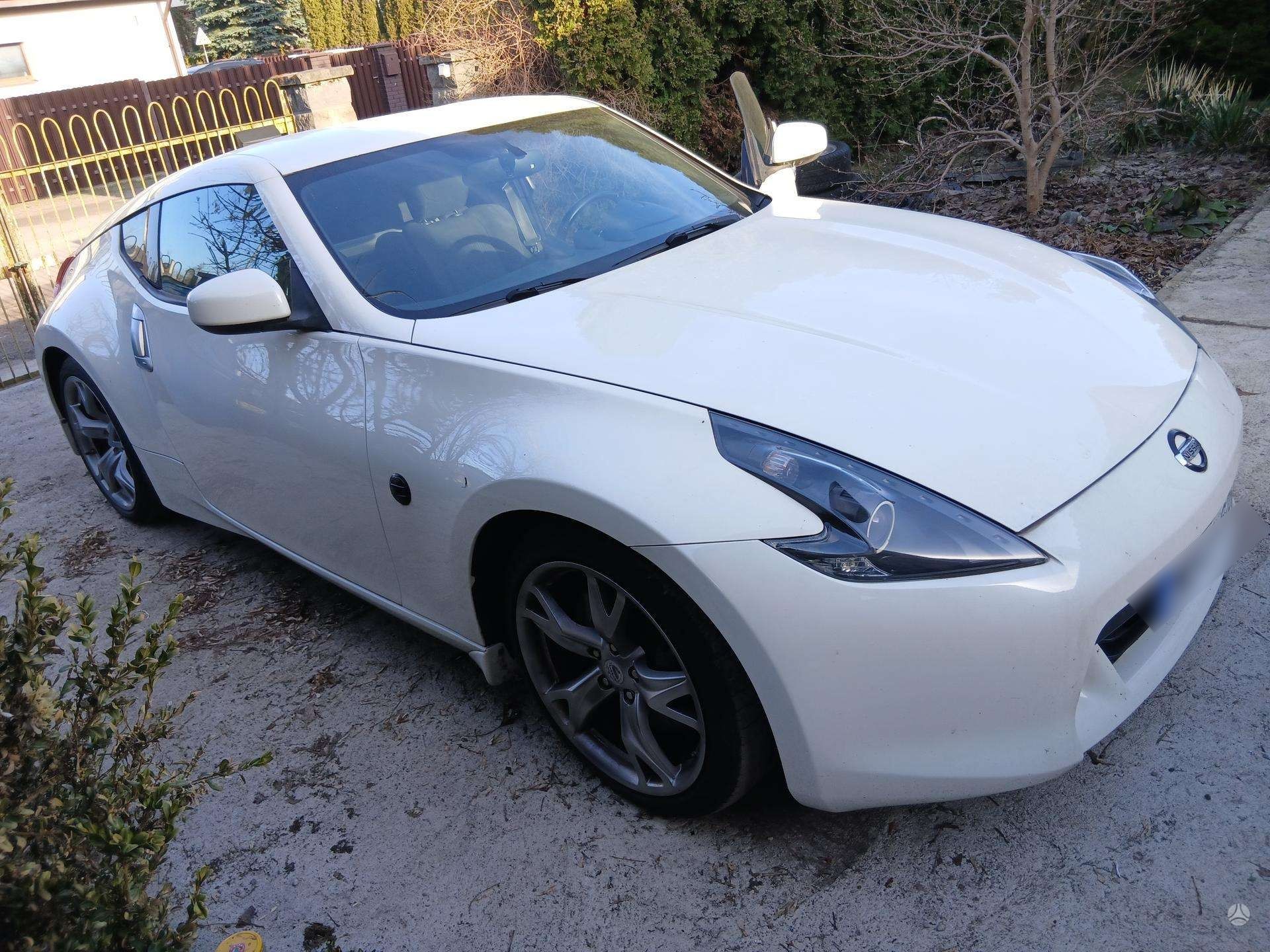 NISSAN 370Z - 328 CH - Nissan 370Z disponible chez SYC75