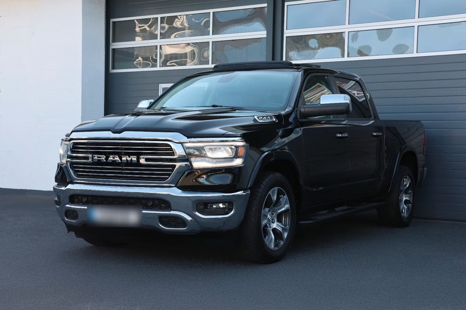 Dodge RAM 1500 LARAMIE 5.7 L - FULL BLACK