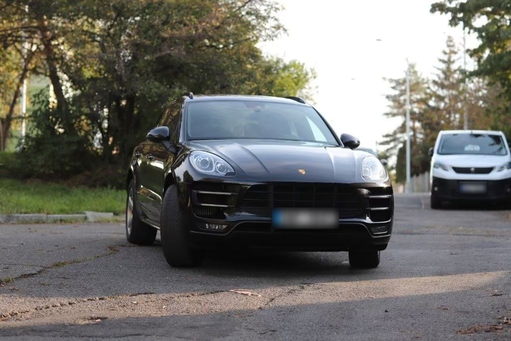 PORSCHE MACAN TURBO - FULL OPTION