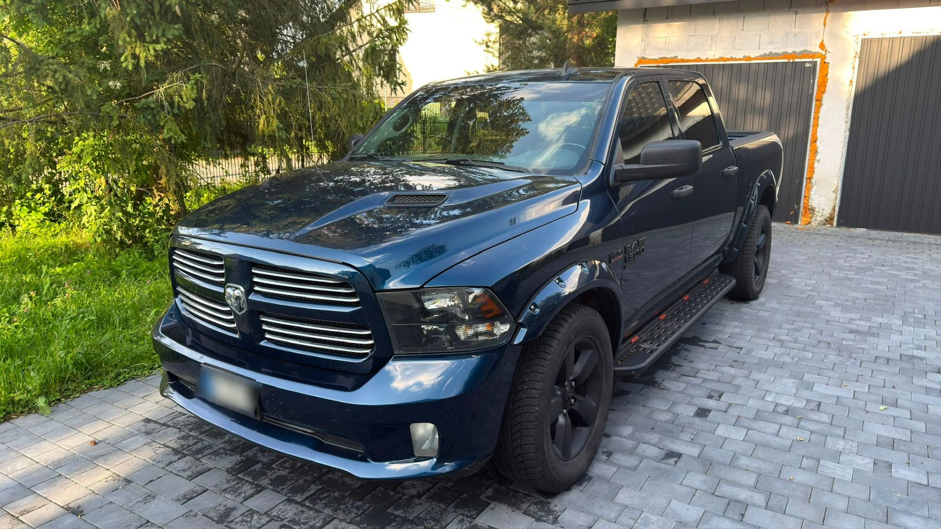 Dodge RAM 1500 Classic 5.7 HEMI 4x4 - 390 CH - Dodge RAM disponible chez SYC75