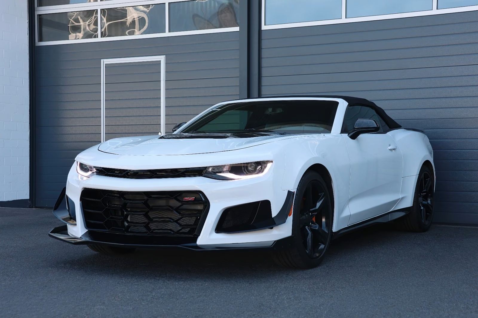 Chevrolet Camaro - FULL OPTION