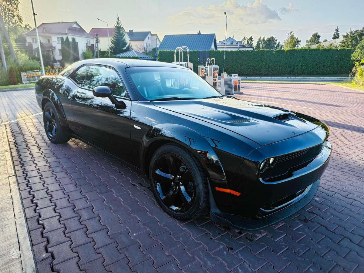 Dodge Challenger - FULL BLACK