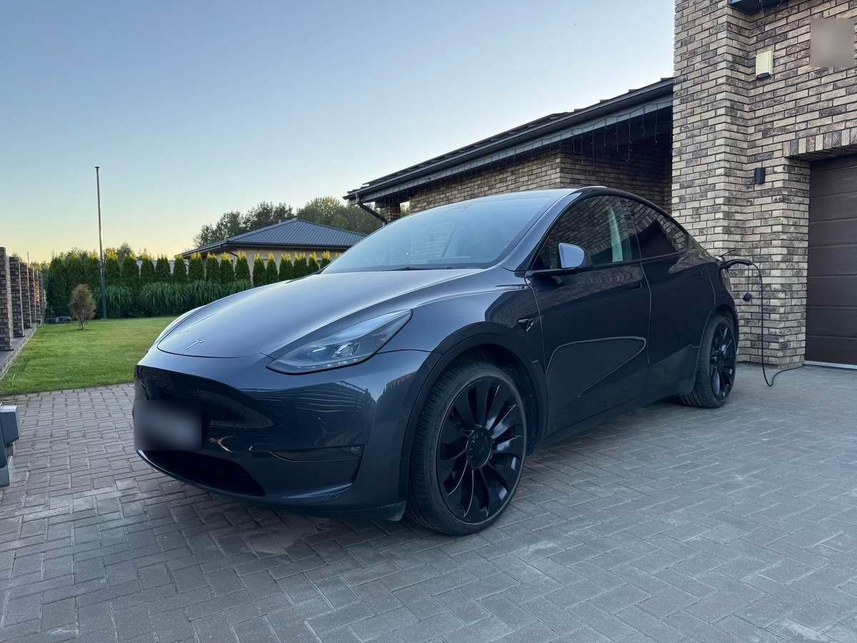 Tesla Model Y Dual Motor - 514 CH