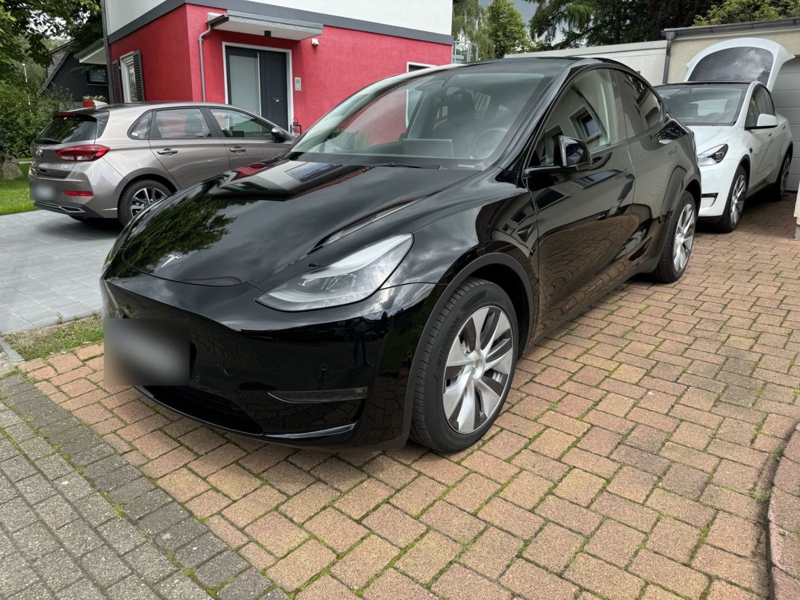 Tesla Model Y Long Range Dual Motor AWD  - FULL BLACK