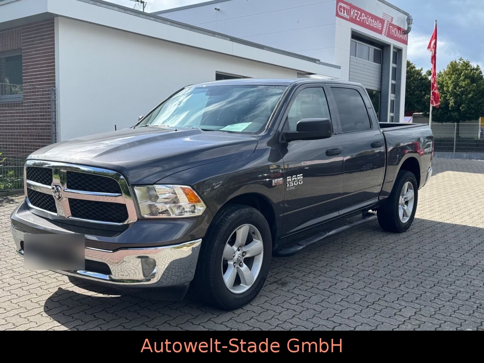 Dodge RAM 1500 Classic 5.7 Hemi 6 Sitzer-401ch - Dodge RAM disponible chez SYC75