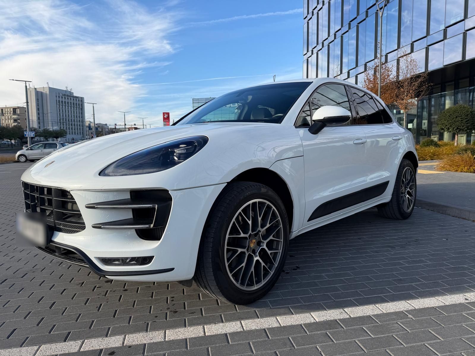 PORSHES MACAN FULL OPTIONS