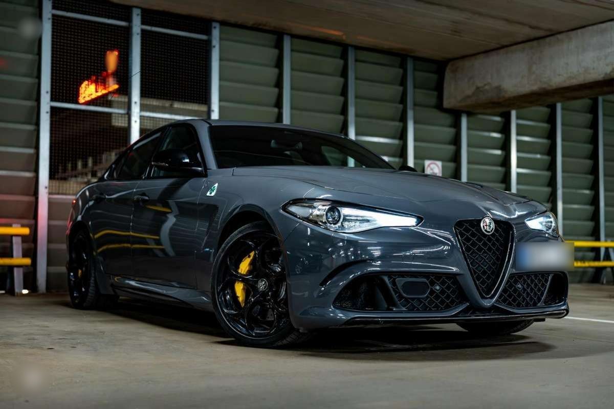 Alfa Romeo Giulia - FULL OPTION - Alfa Romeo Giulia - SYC75