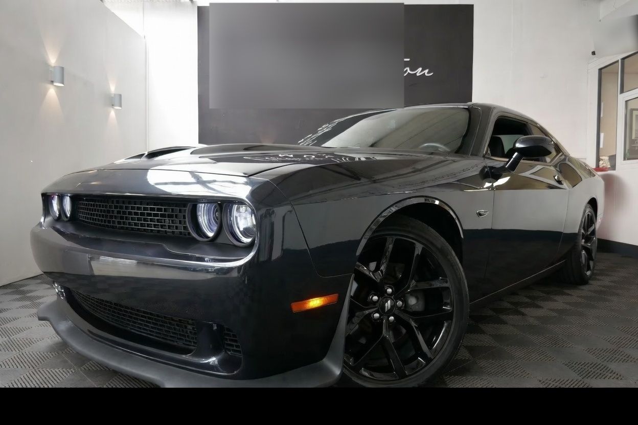 DODGE CHALLENGER-FULL BLACK