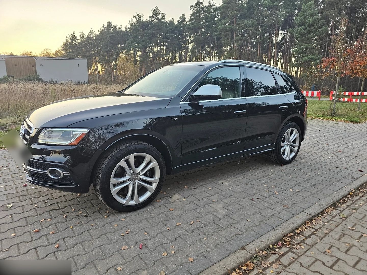 AUDI SQ5 - FULL BLACK FULL OPTION