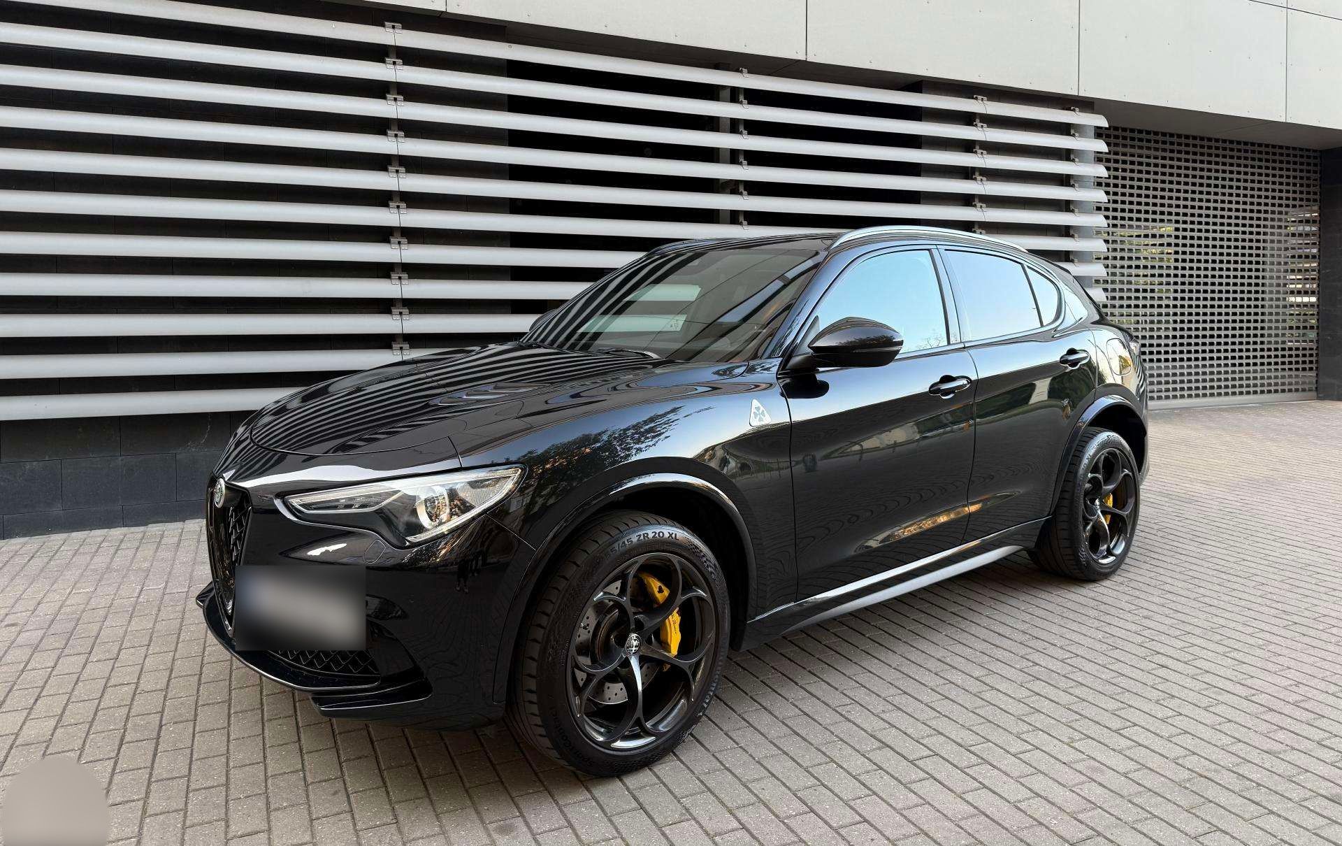 ALFA ROMEO STELVIO - FULL BLACK FULL OPTION