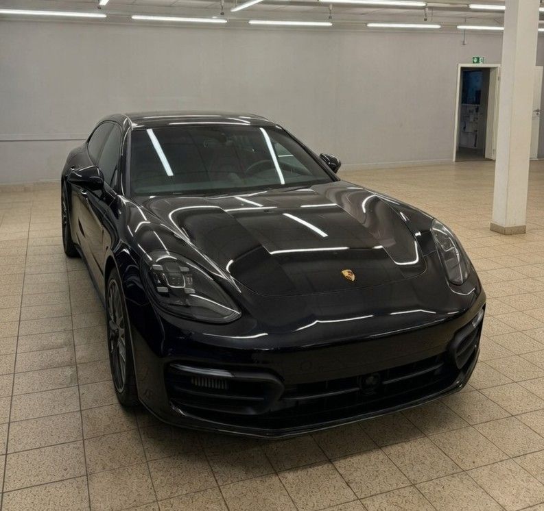PORSCHE PANAMERA-FULL BLACK FULL OPTION