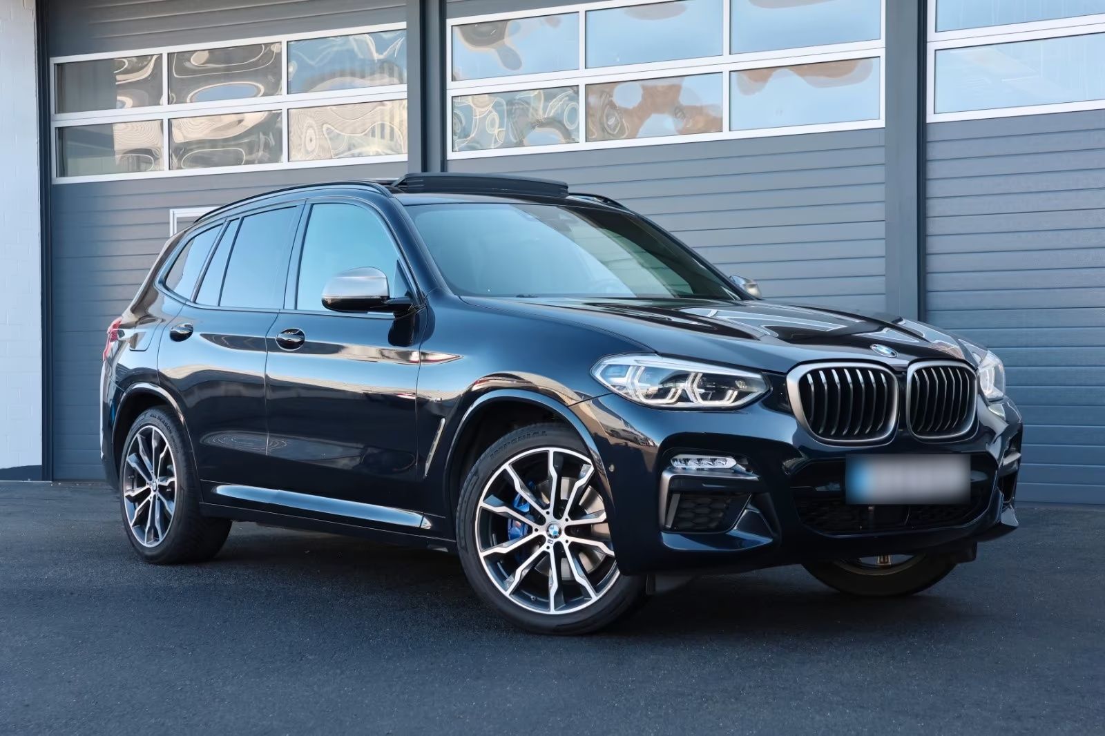 BMW X3 - FULL BLACK FULL OPTION