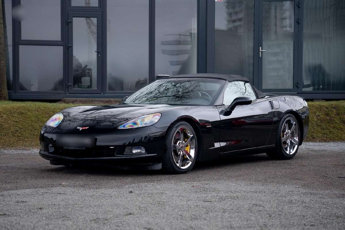 CHEVROLET CORVETTE- FUL BLACK FULL OPTION