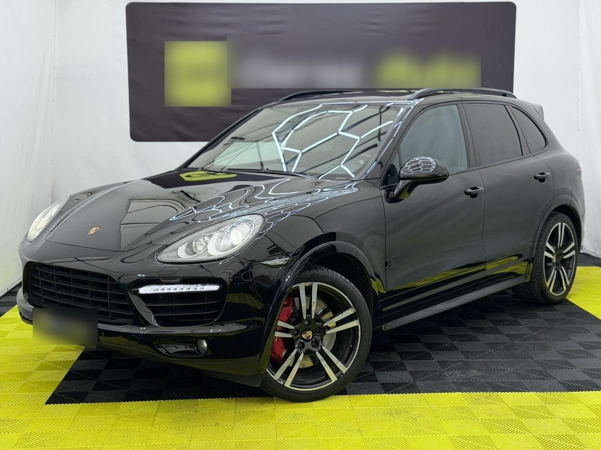 PORSCHE CAYENNE-FULL BLACK FULL OPTION