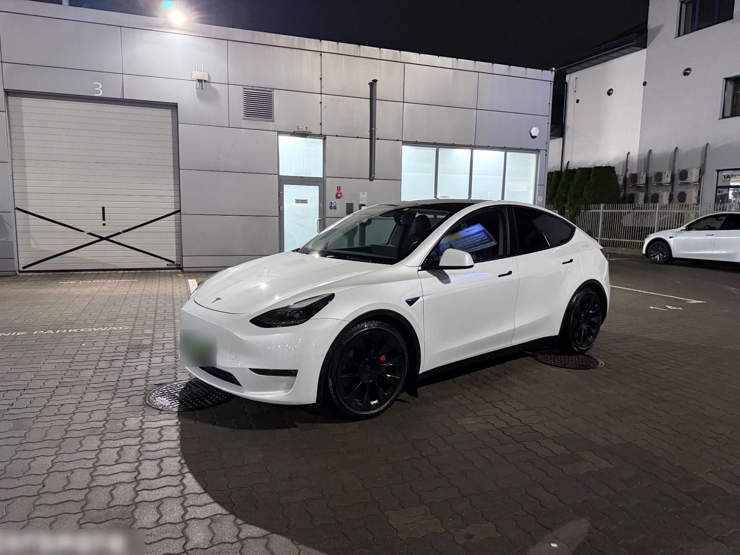TESLA MODEL Y LONG RANGE DUAL AWD - 400 CH - Tesla Model Y disponible chez SYC75