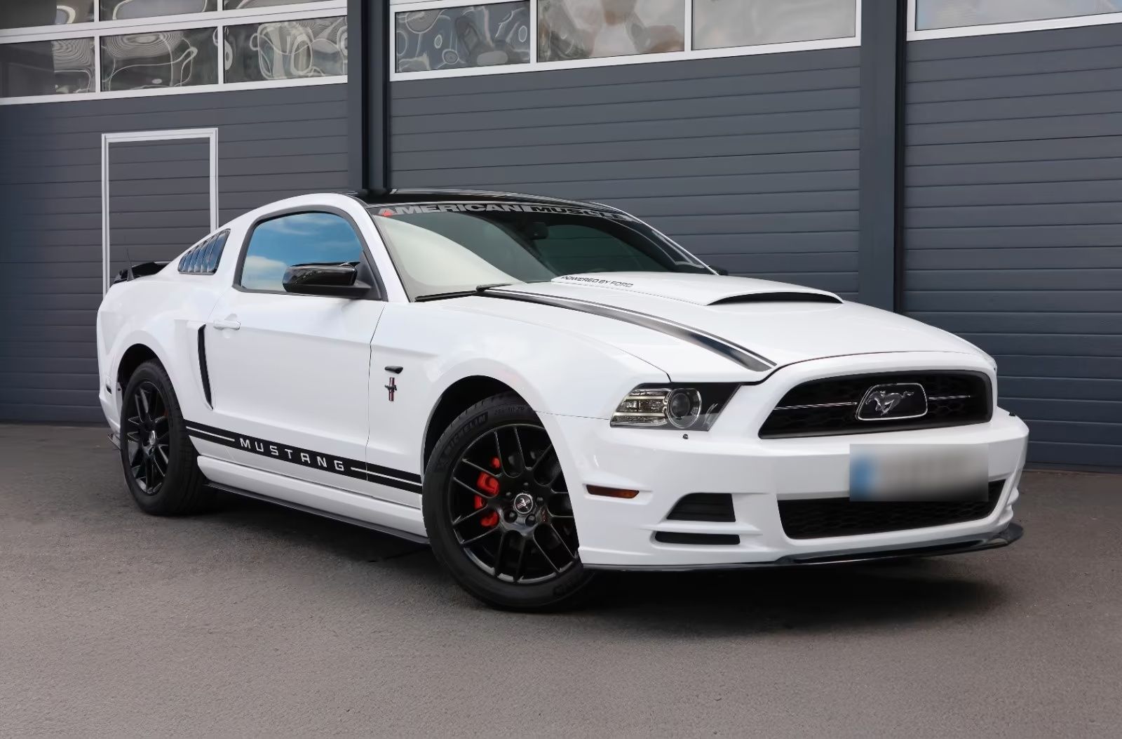 FORD MUSTANG - 305 CH