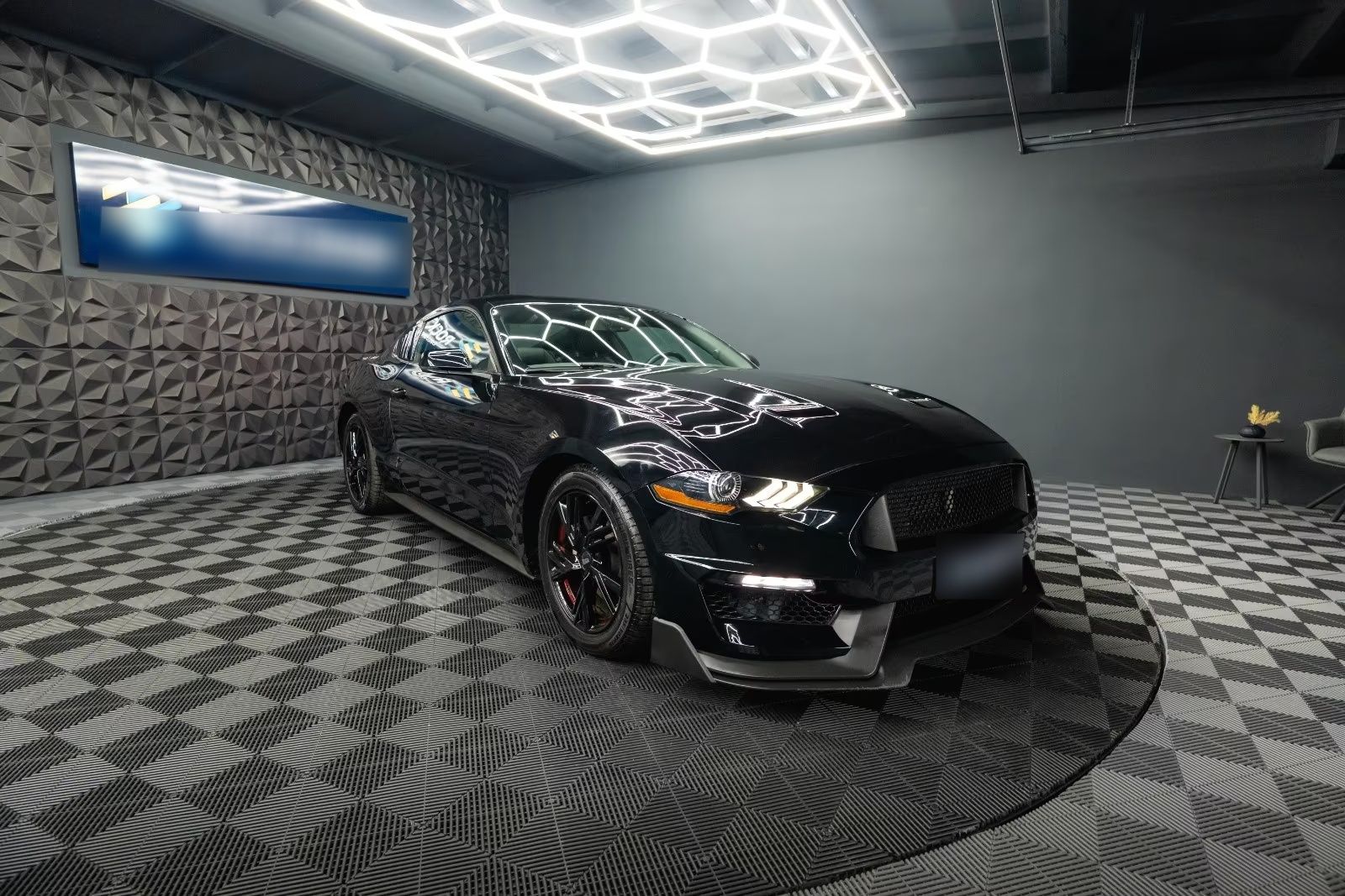 FORD MUSTANG - FULL BLACK