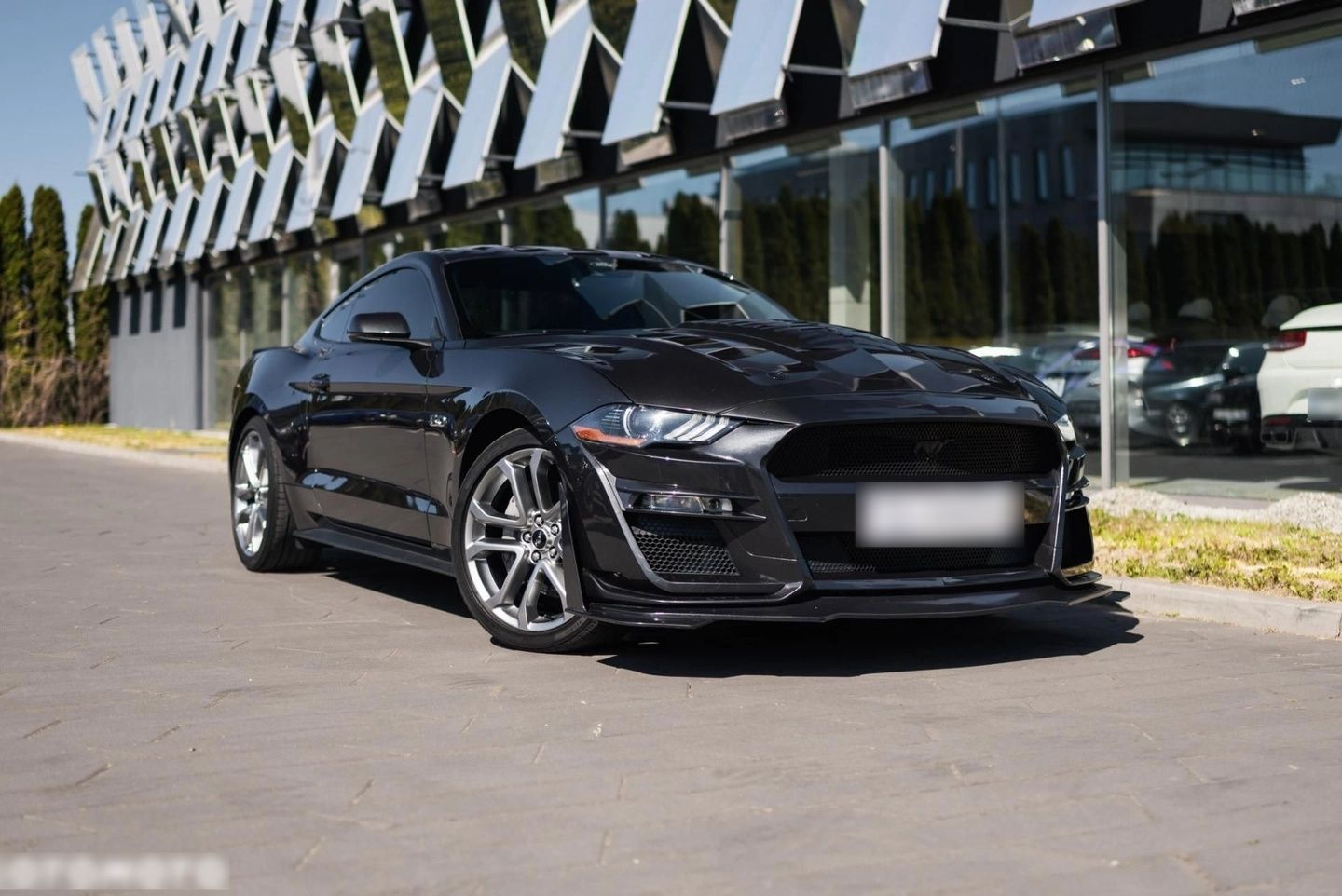 FORD MUSTANG - FULL BLACK