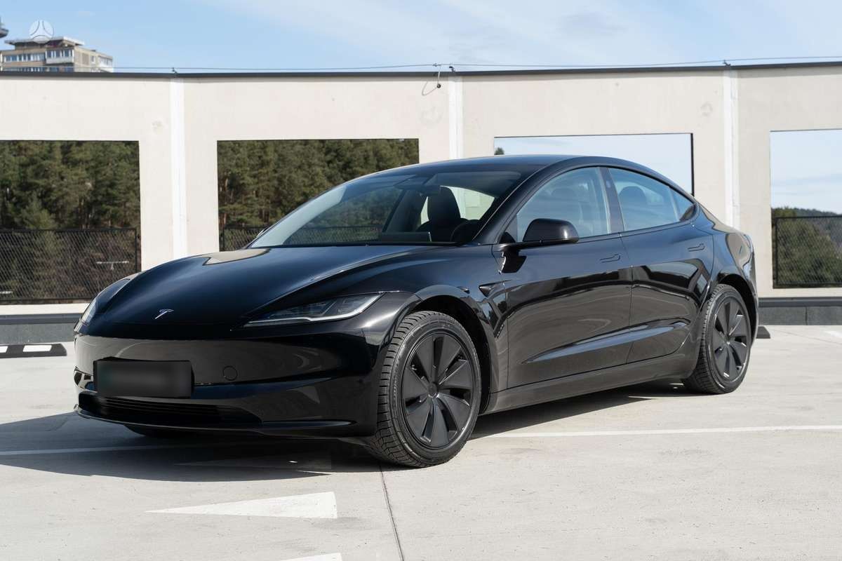 TESLA MODEL 3 STANDARD RANGE RWD - FULL BLACK