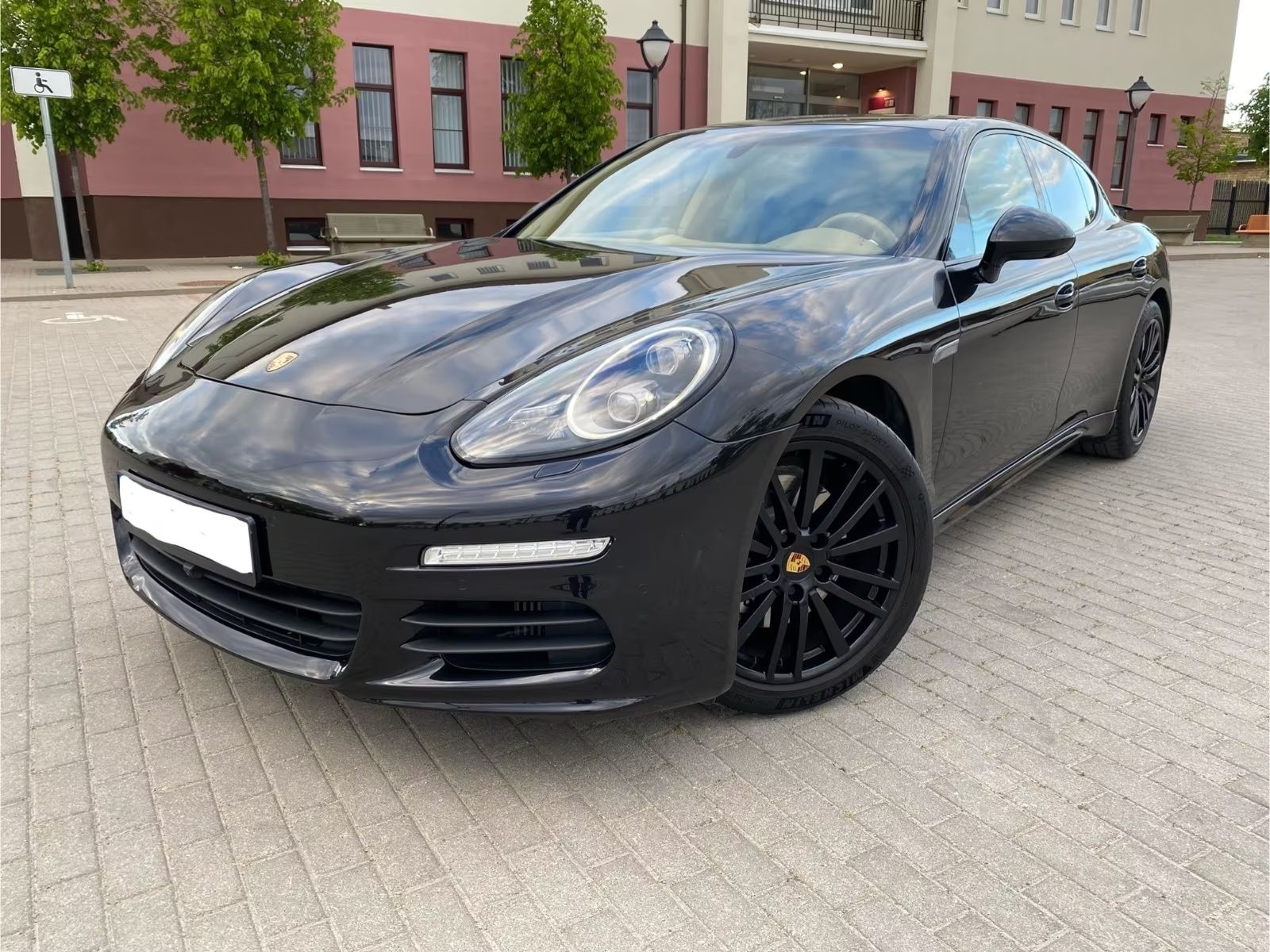 Porsche Panamera S Twin Turbo - FULL OPTION - Porsche Panamera disponible chez SYC75