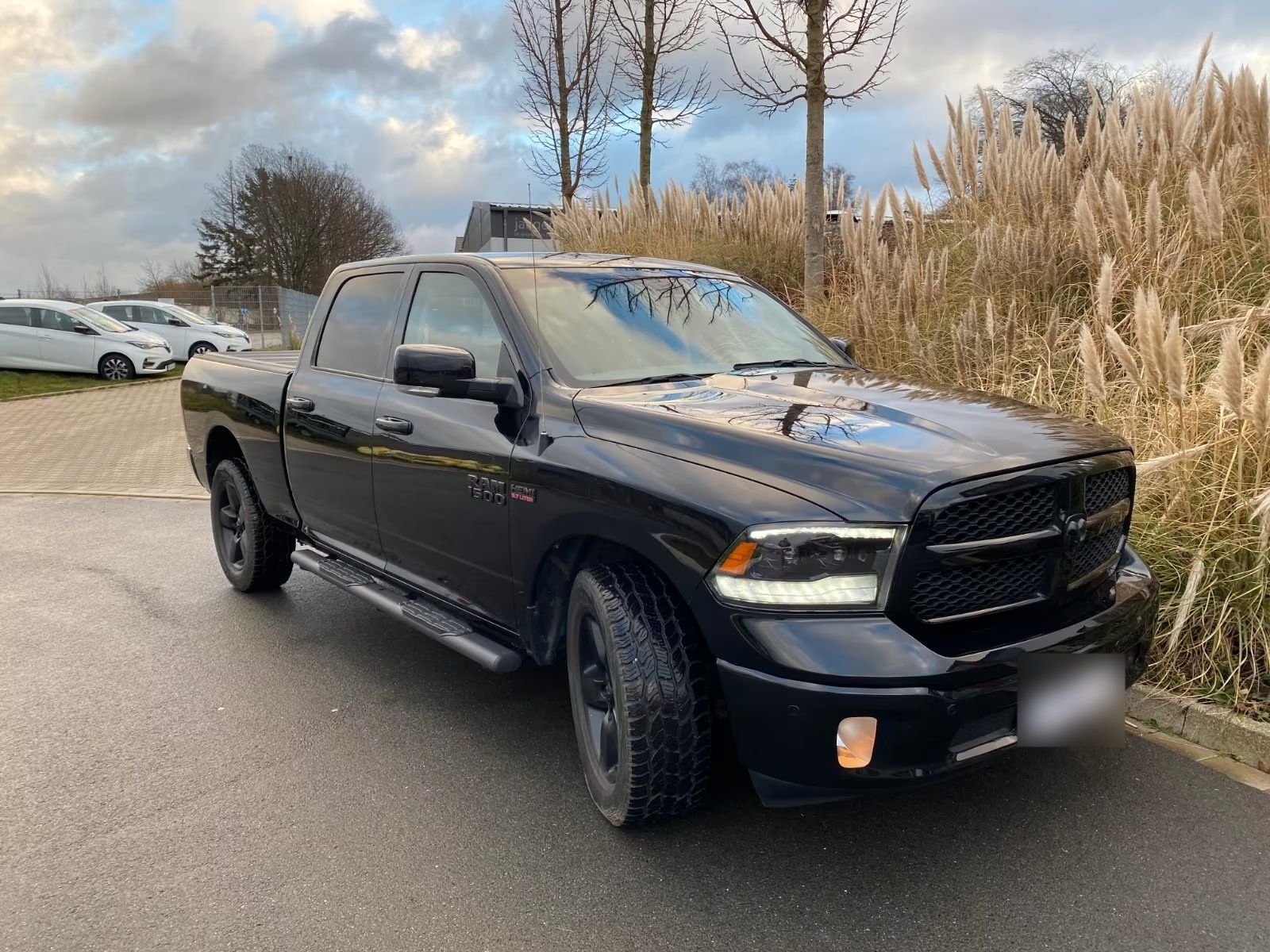 Dodge RAM - FULL BLACK - Dodge RAM disponible chez SYC75