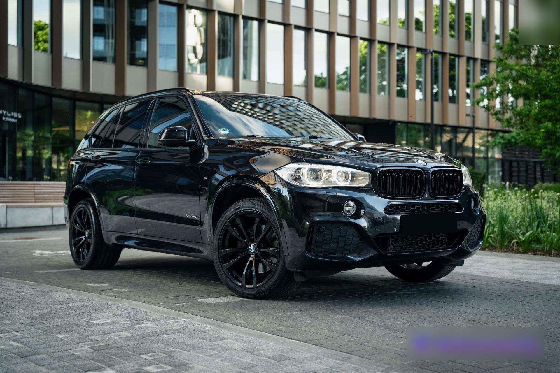 BMW X5 - FULL BLACK- FULL OPTION - BMW X5 disponible chez SYC75
