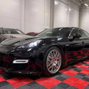 Porsche Panamera 4.8L 400 ch