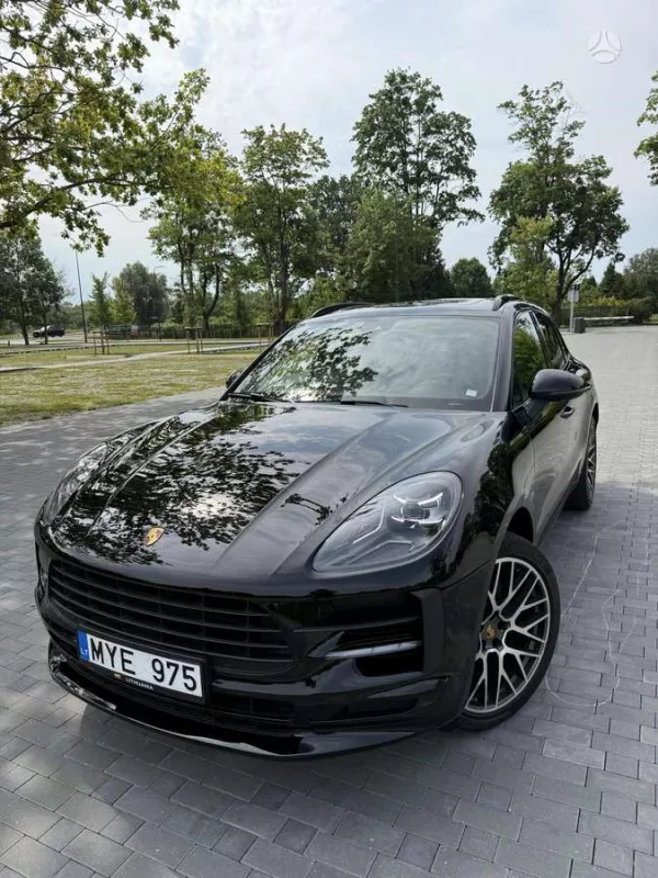 RESERVATION Porsche Macan