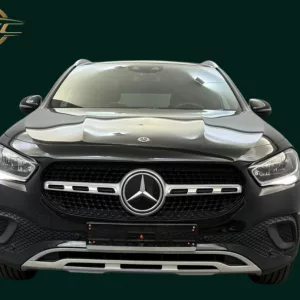 Mercedes-Benz GLA 250 FULL BLACK - FULL OPTION