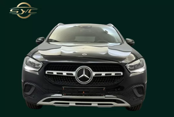 Mercedes-Benz GLA 250 FULL BLACK - FULL OPTION
