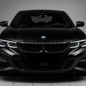 RESERVATION BMW 330e M-SPORT - FULL BLACK