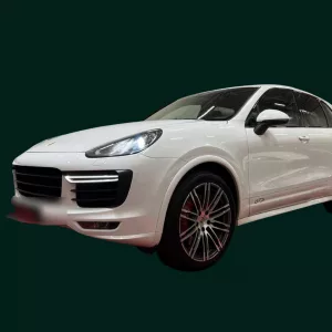RESERVATION Porsche Cayenne